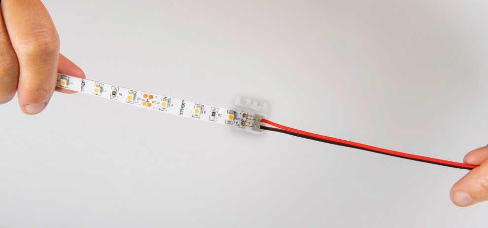 ik een LED strip aan |